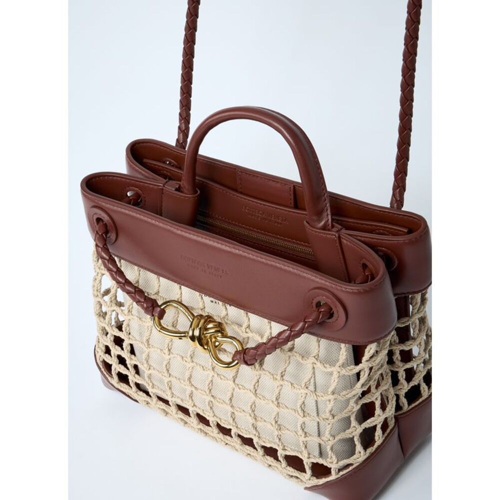 Bottega Veneta Women Small Andiamo Handbag - Picture 5 of 7